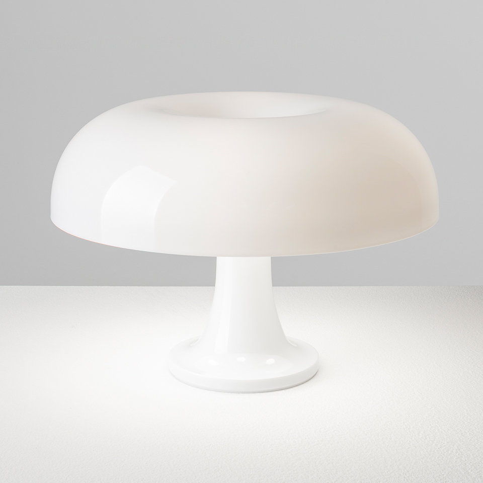 NESSINO T ARTEMIDE.