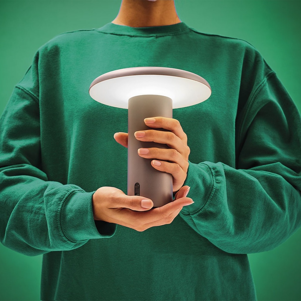 LAMPARA DE MESA TAKKU INALÁMBRICA ARTEMIDE.