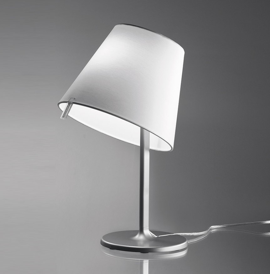 [510710010A] LAMPARA DE MESA MELAMPO NOTTE ARTEMIDE. (Gris)