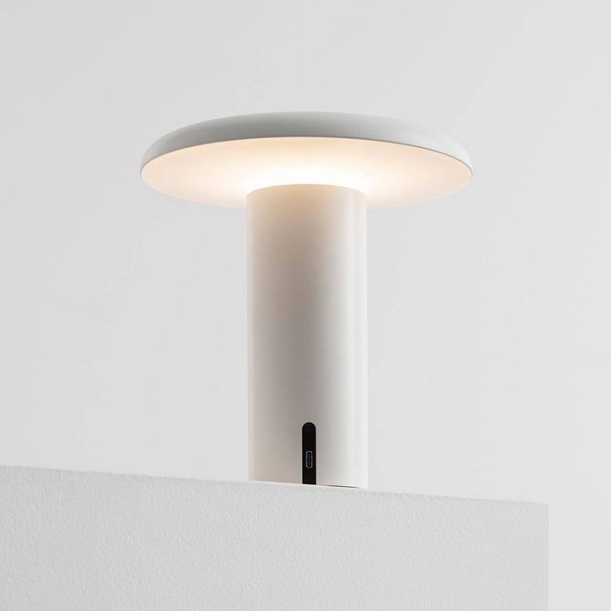 LAMPARA DE MESA TAKKU INALÁMBRICA ARTEMIDE.